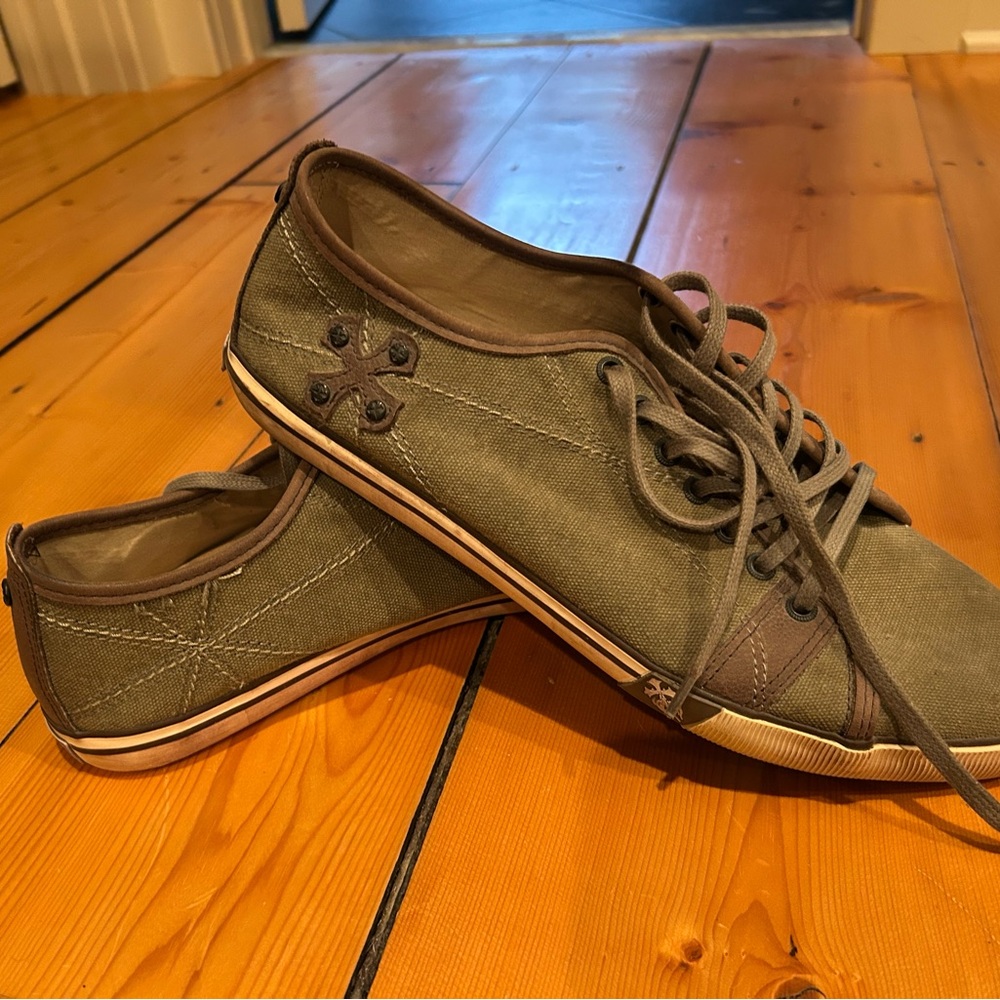 Casual Olive Green Canvas Sneakers